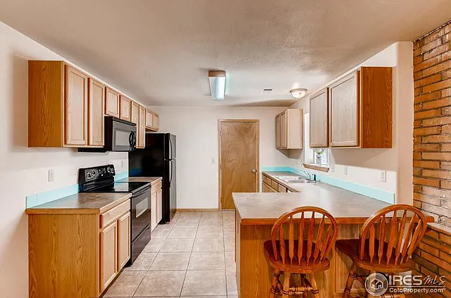 1017 Cragmore Dr — Photo 4