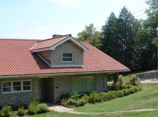 102 Forest Lawn Ave, Saint Clairsville, OH