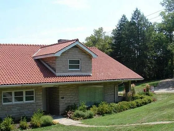 102 Forest Lawn Ave photo 1