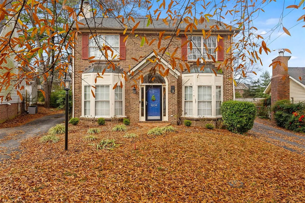 1604 Pleasant Way photo 1