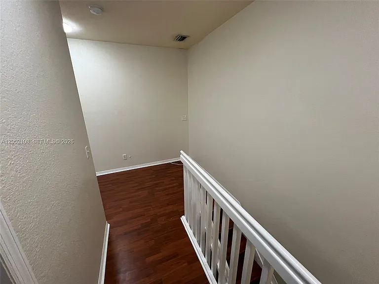 100 SW 15th Ave — Photo 40