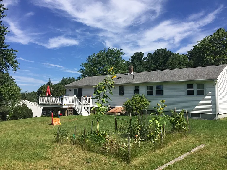 110 Main Blvd — Photo 10
