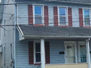 28 E Walnut St, Nazareth, PA 18064