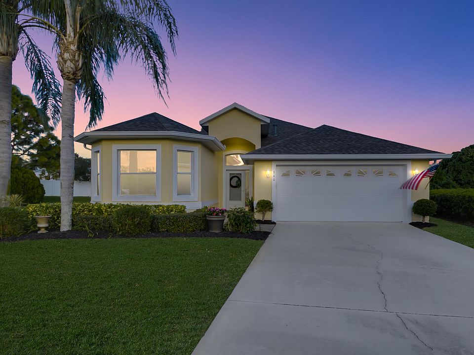 1st image of 800 Suntree Woods Dr