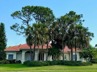 828 Pelican Bay Dr, Daytona Beach, FL 32119