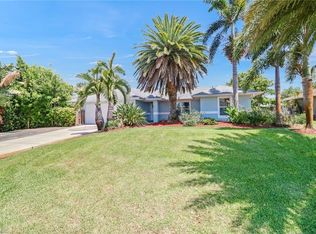 8116 Sandpiper Rd, Fort Myers, FL 33967