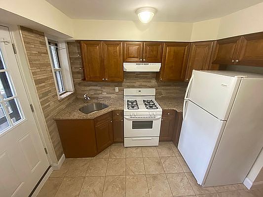 2nd image of 21-22 47th St #1A