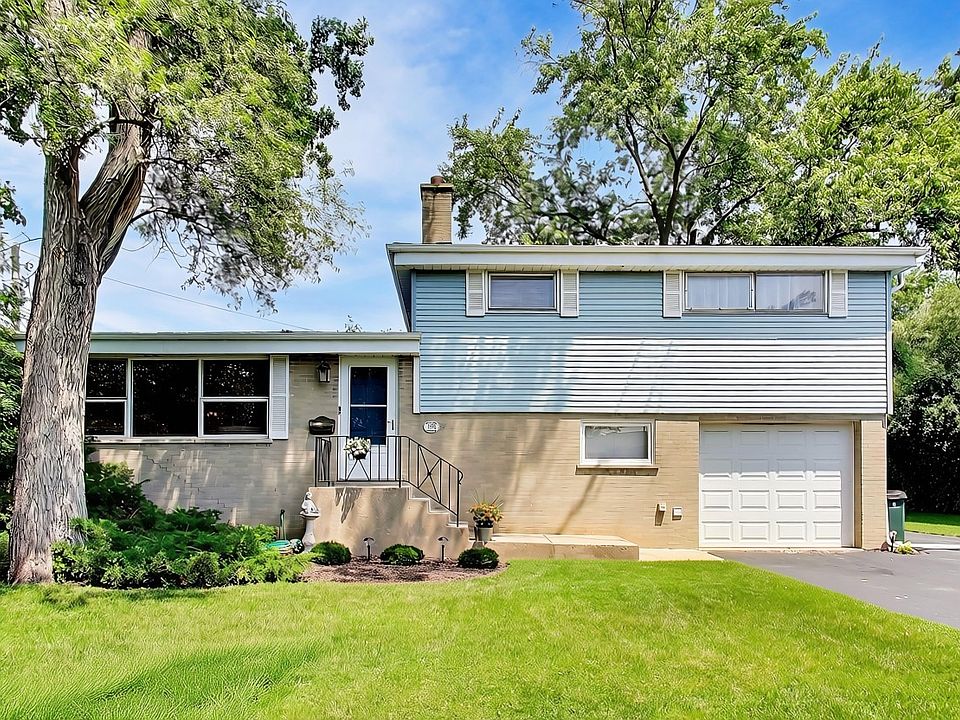 1st image of 1115 Pfingsten Rd