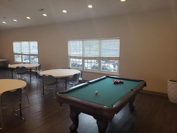 3rd image of 118 East Dr