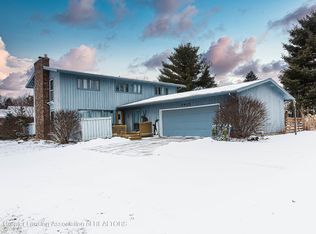 5915 Green Rd, Haslett, MI 48840