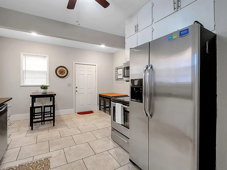 531 S Volutsia Ave — Photo 7