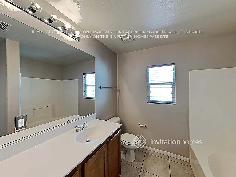 6810 Bayberry Creek Ct — Photo 14