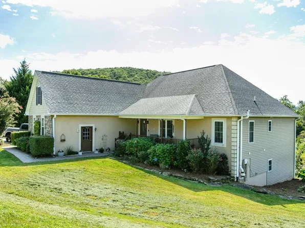 195 Hawke Crest Rd, Hendersonville, NC 28792