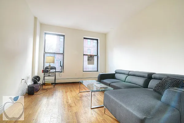 Rented by HOME RESIDENTIAL LLC | media 29