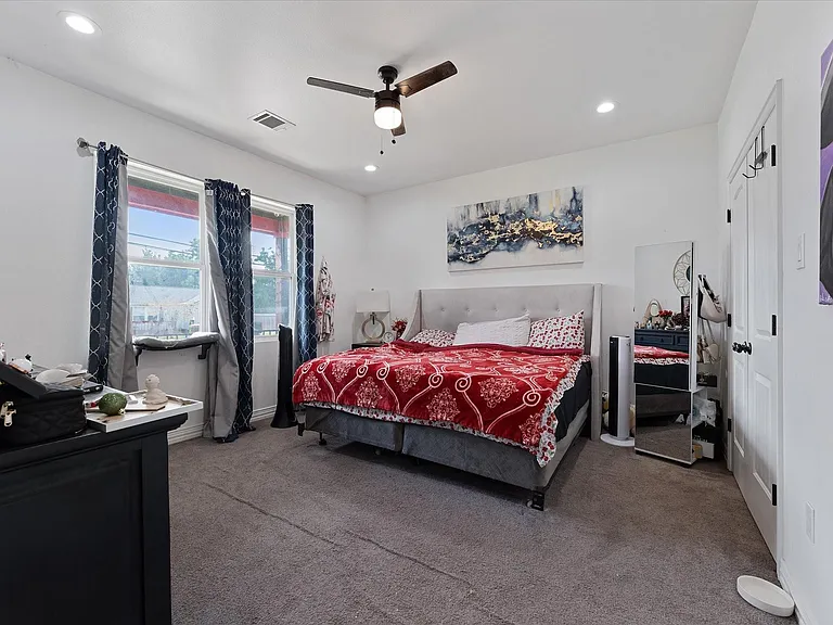 4547 Newberry St — Photo 18