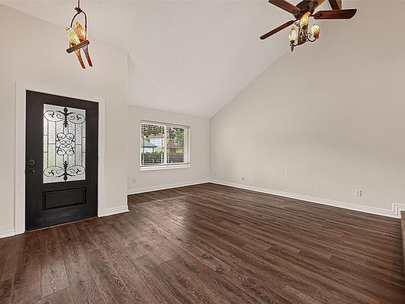 4th image of 16906 Spruce Run Dr