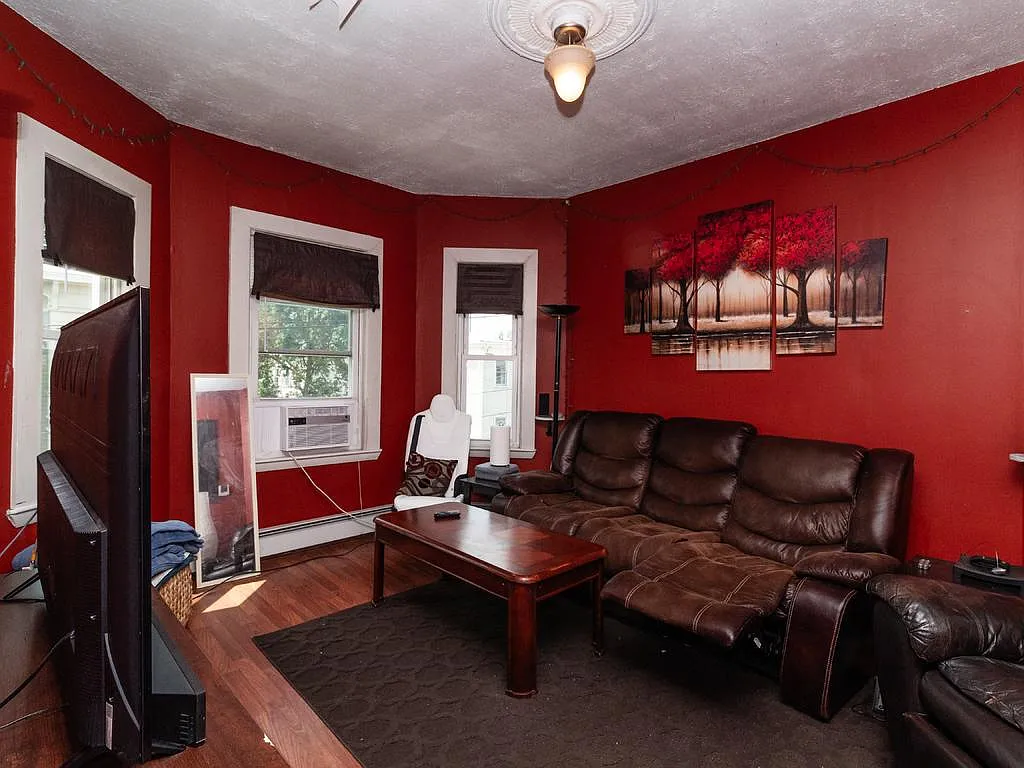 Building Photo - 338-340 Columbia St #3