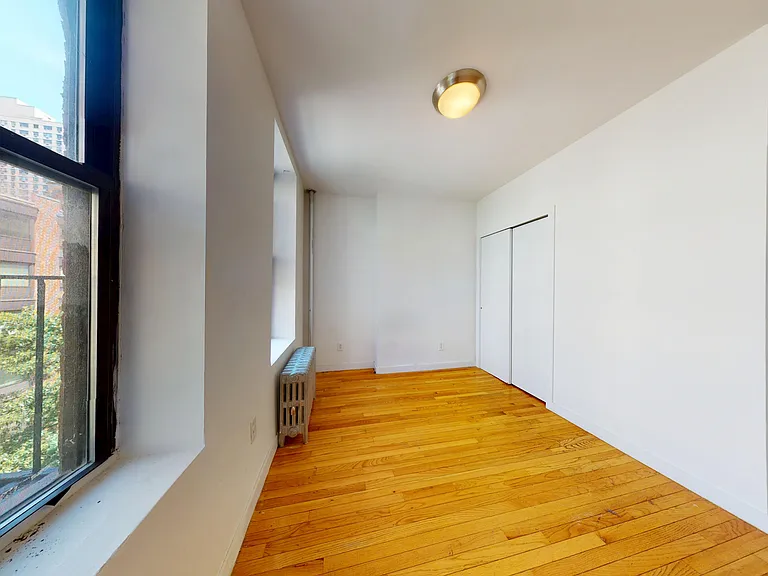 312 E 91st St #4E — Photo 7