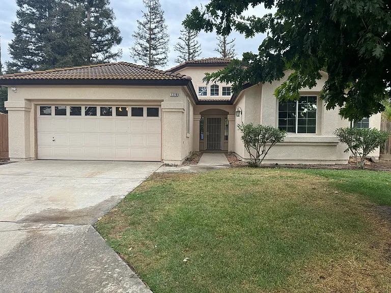 7270 N Gorma Ave — Photo 1