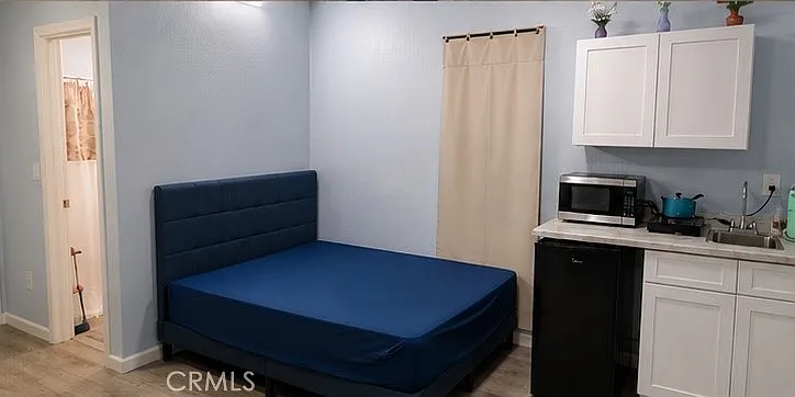 2711 S La Salle Ave — Photo 2