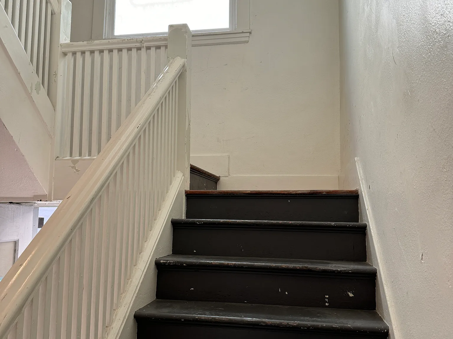 2 bed, 950 sqft, $3,740 — Photo 2