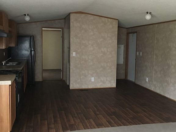 3rd image of 1109 New Dallas Hwy