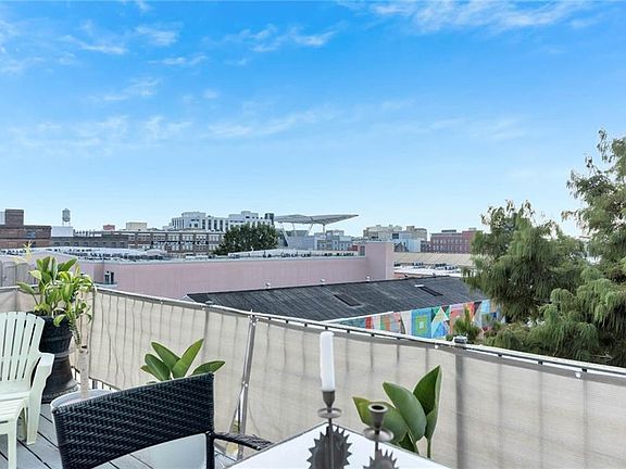 4th image of 330 Julia St APT Penthouse 7