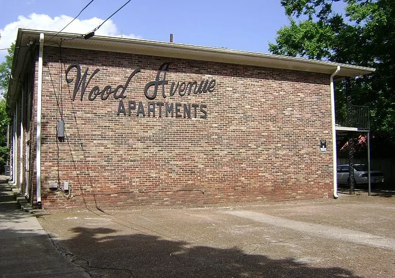 Wood Ave Apartments — Photo 2