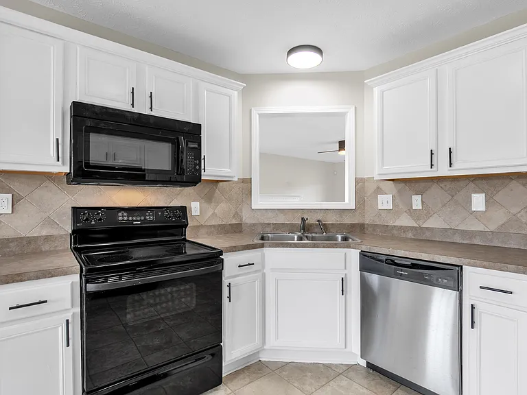 5020 Windflower Dr — Photo 12