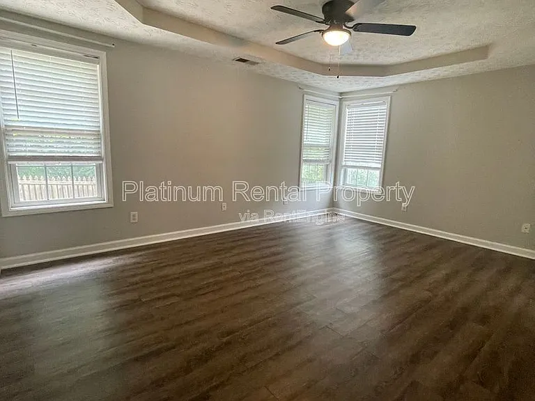 475 Ellesmere Way — Photo 21