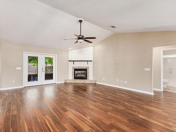 4th image of 903 Brandermill Dr