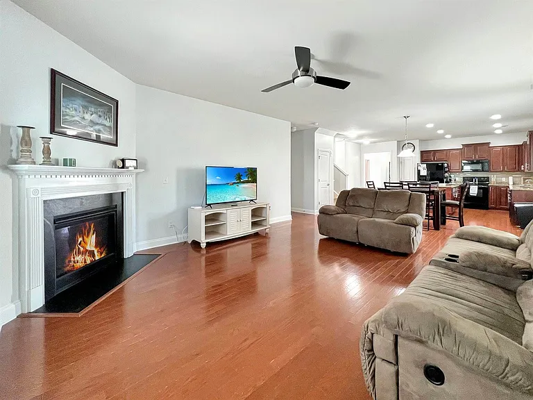 4809 Pitkin Ave — Photo 11