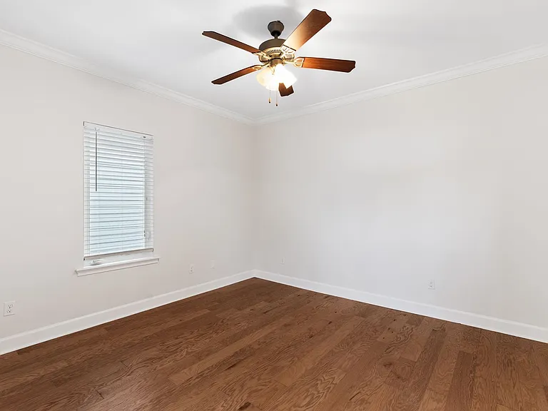 5005 NW 11th Pl — Photo 18
