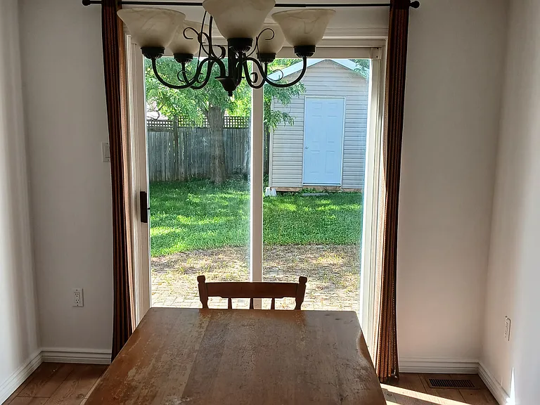 31 Moss Pl — Photo 15