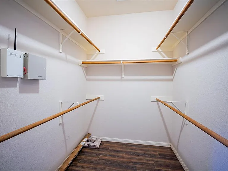 12709 Lee Park Ln — Photo 16