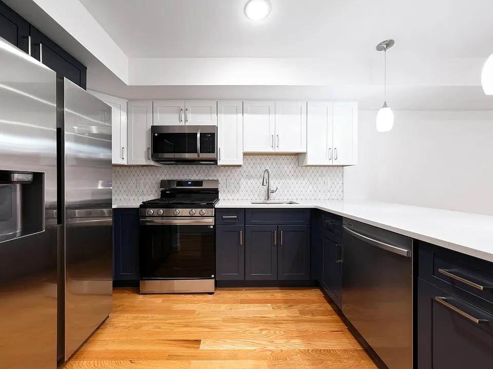 52 James St #3