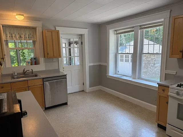 Enterprise Dr — Photo 18