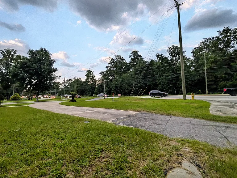 10574 Dorchester Rd — Photo 39