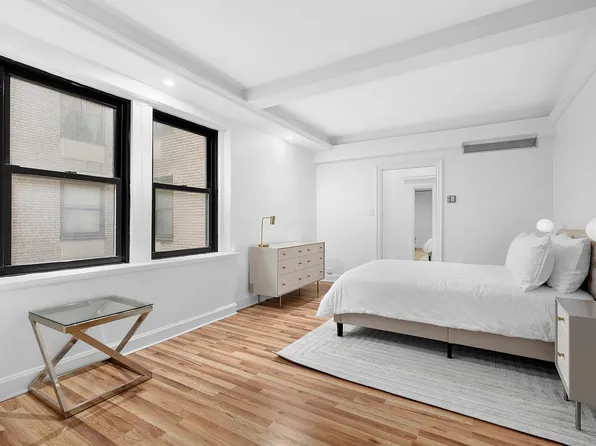 160 Central Park South image 1 of 2