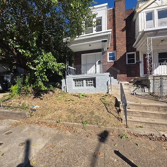 3 bed, 1270 sqft, $1,895 — Photo 2