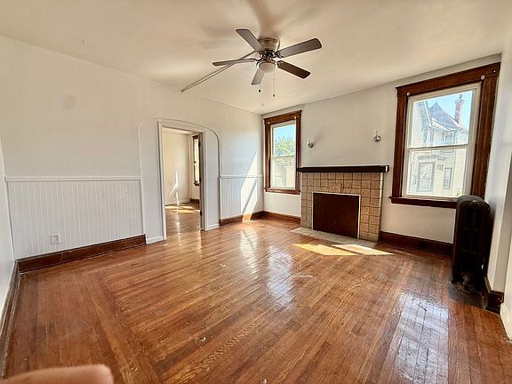 3rd image of 548 Carplin Pl