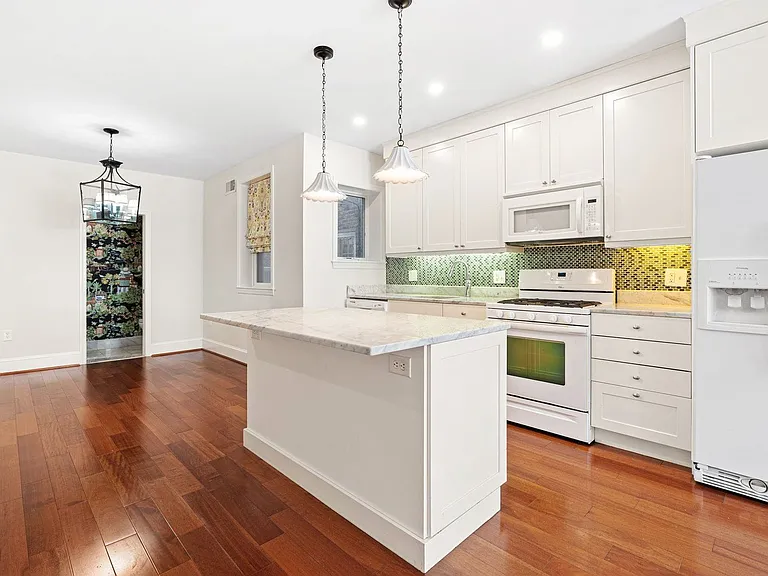 621 Pine St #1 — Photo 6
