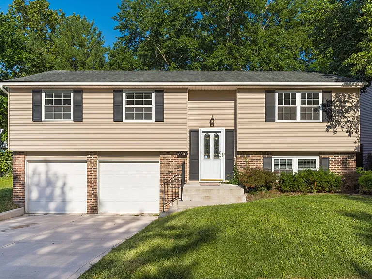 6501 Woodthrush Dr — Photo 1