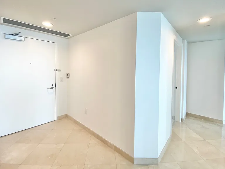 16400 Collins Ave #542 — Photo 20