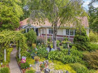 211 Ridgeway Dr, Baden, PA 15005