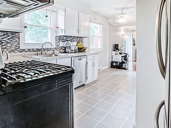 5th image of 1358 Matthews Ln
