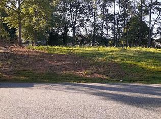 107 Pinebrook Dr, Boiling Springs, SC 29316