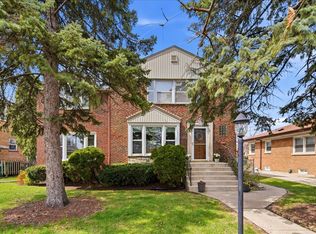 912 Hull Ave, Westchester, IL 60154