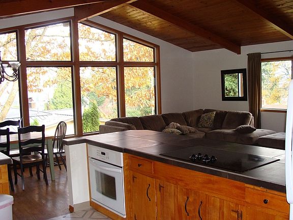 Kitchen & Great Room w/ View of Mt. Saint Helens