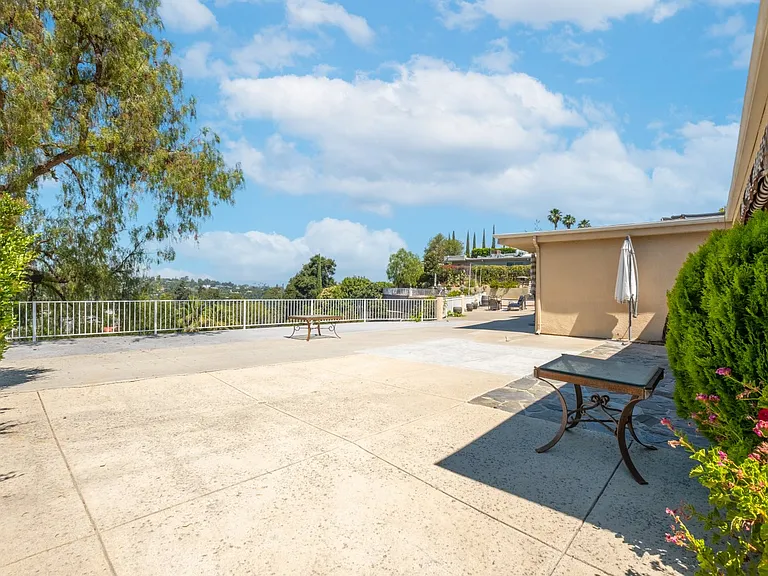 4321 Clear Valley Dr — Photo 61